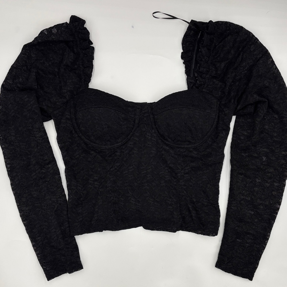 ASTR the Label Caldwell Puff Shoulder Crop Top
